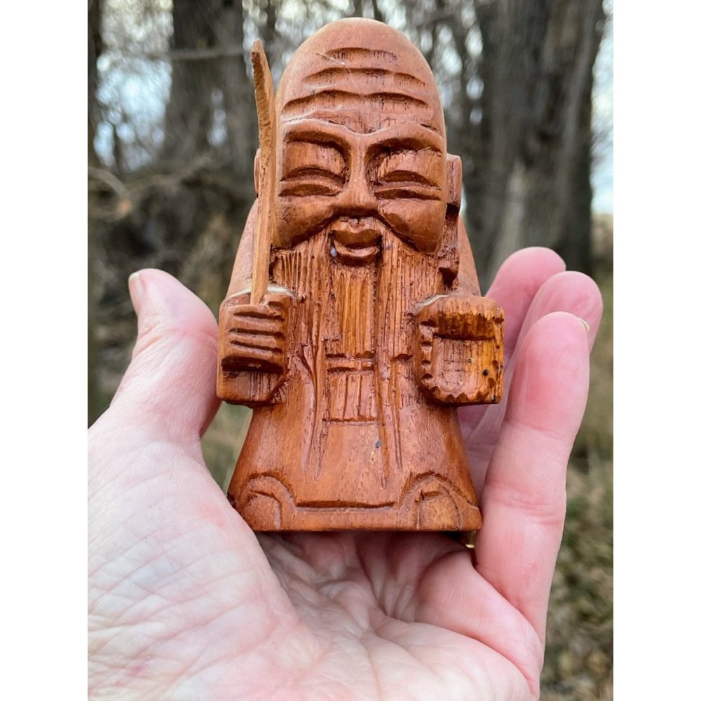 Vintage Carved Wood Asian Man with cane Salt and Pepper shakers - Picture 2 of 11